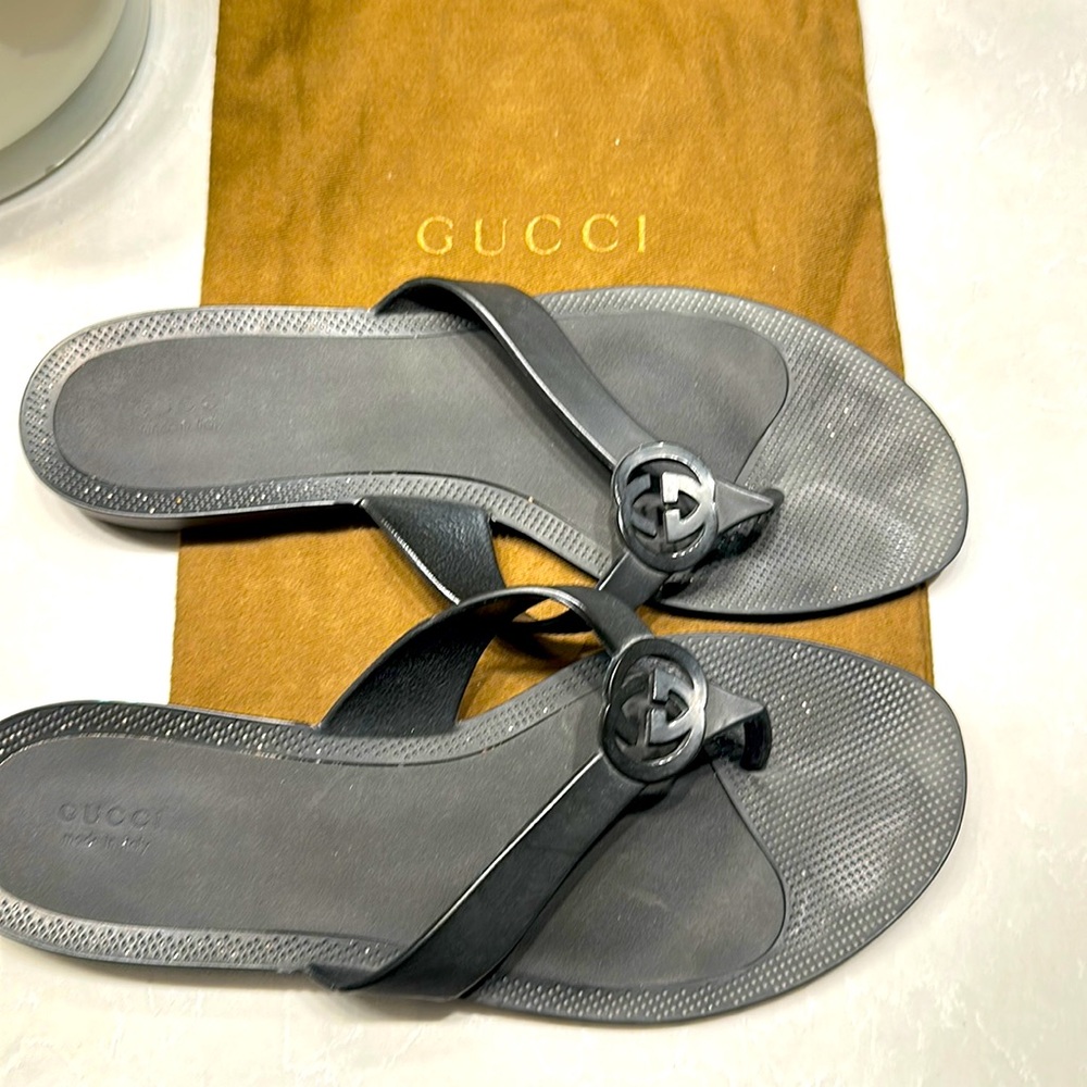 Gucci Rubber flip-Flops